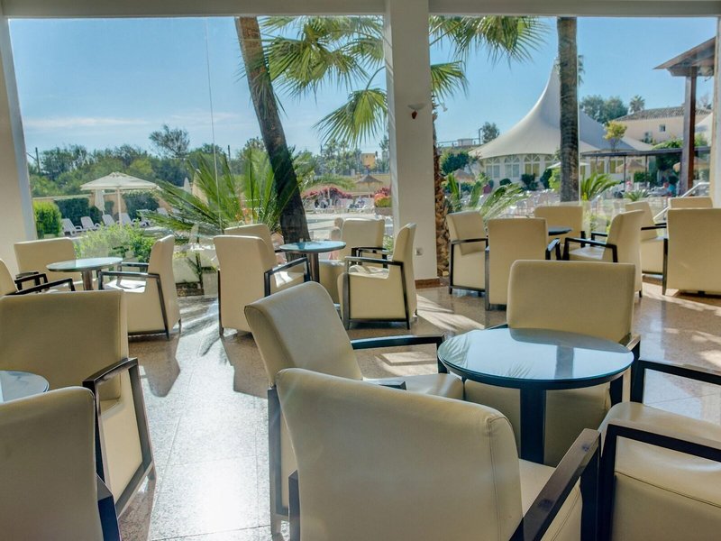 Royal Costa 23