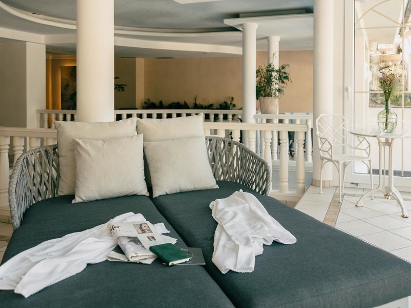 Austria & Bellevue 7