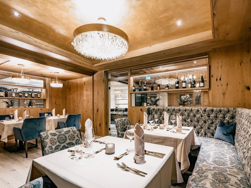 Austria & Bellevue 14