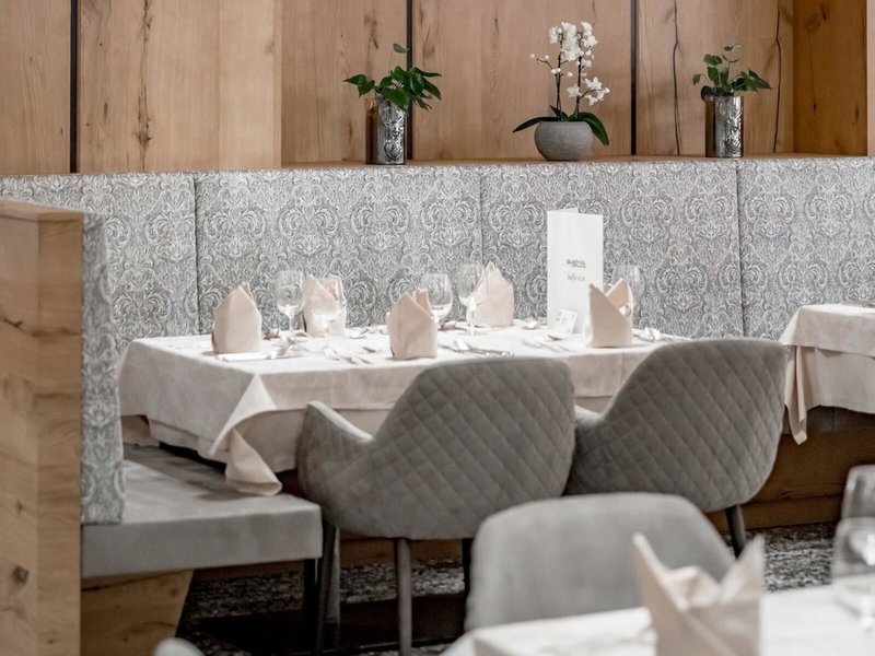 Austria & Bellevue 22