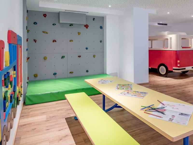 Austria & Bellevue 31