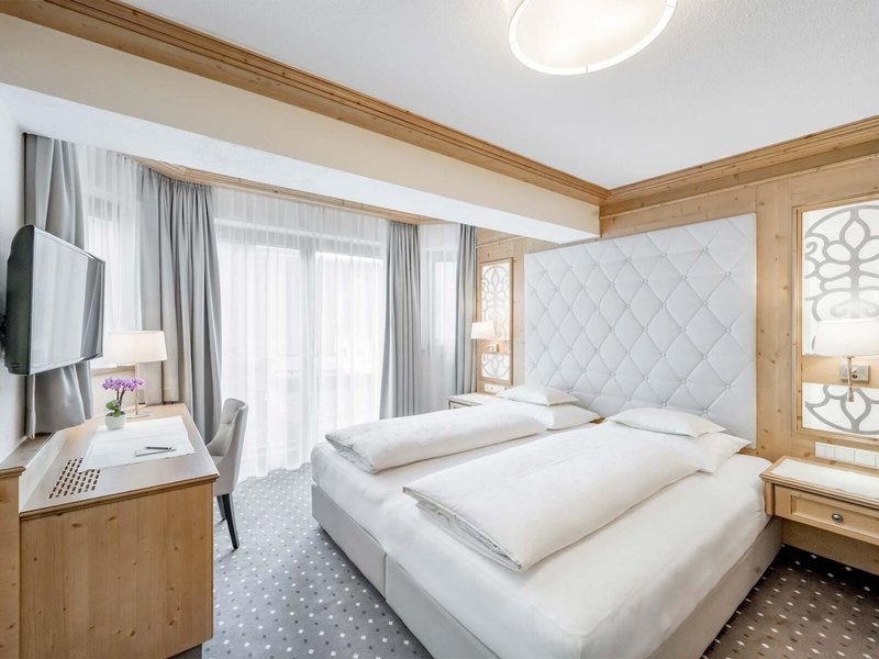 Austria & Bellevue 43