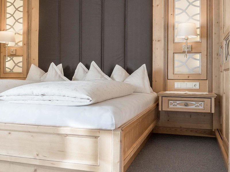 Austria & Bellevue 50