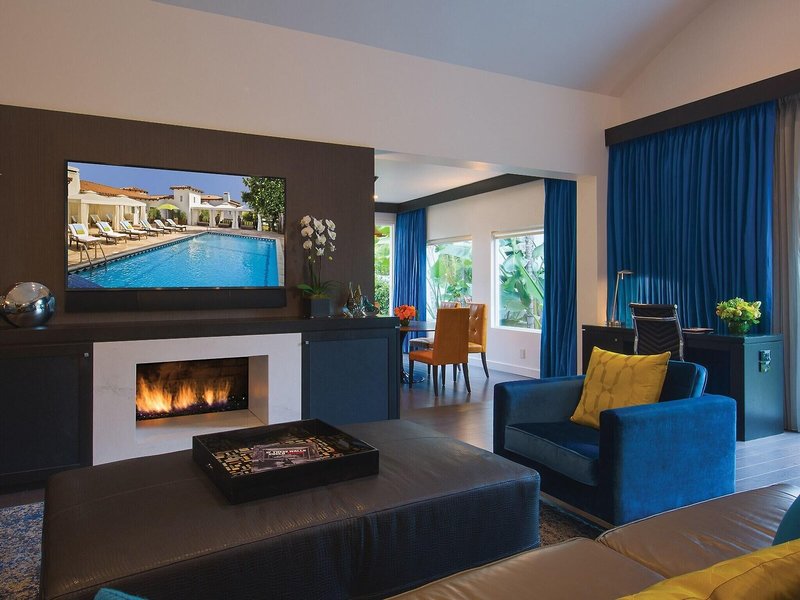 Sunset Marquis 15