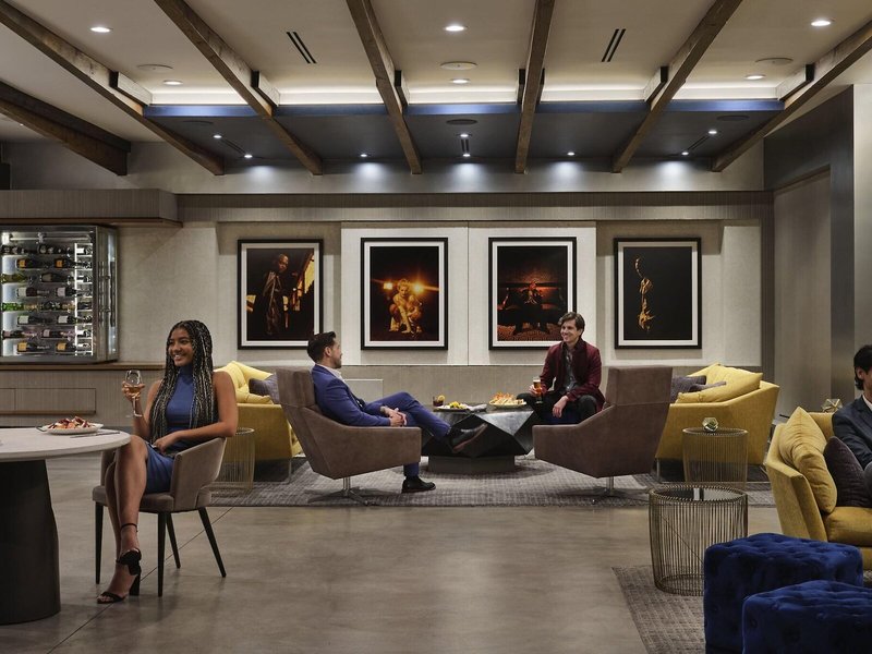 Sunset Marquis 16