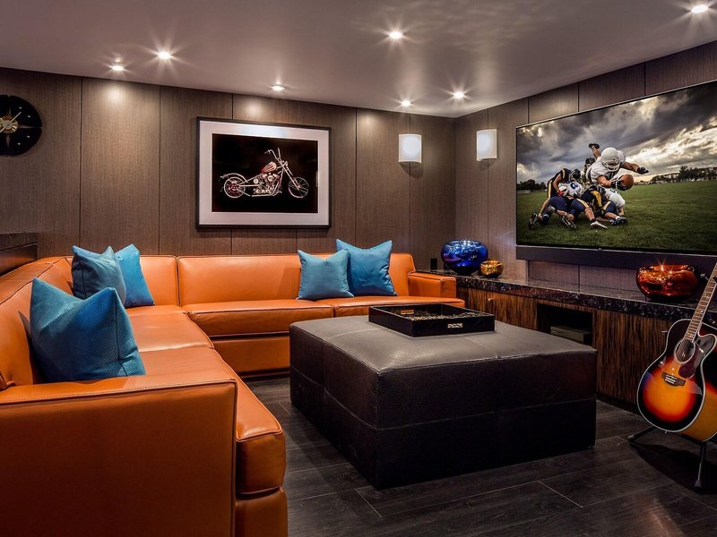 Sunset Marquis 33