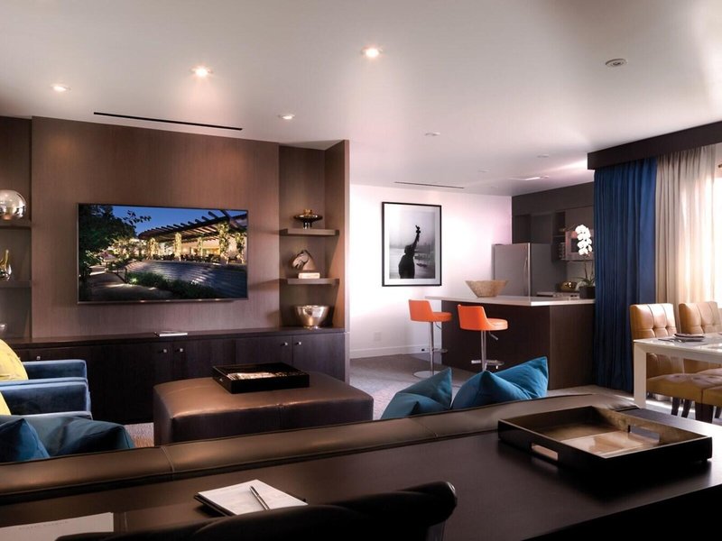 Sunset Marquis 35