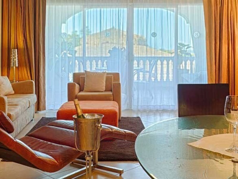 Presidential Suites by Lifestyle 13