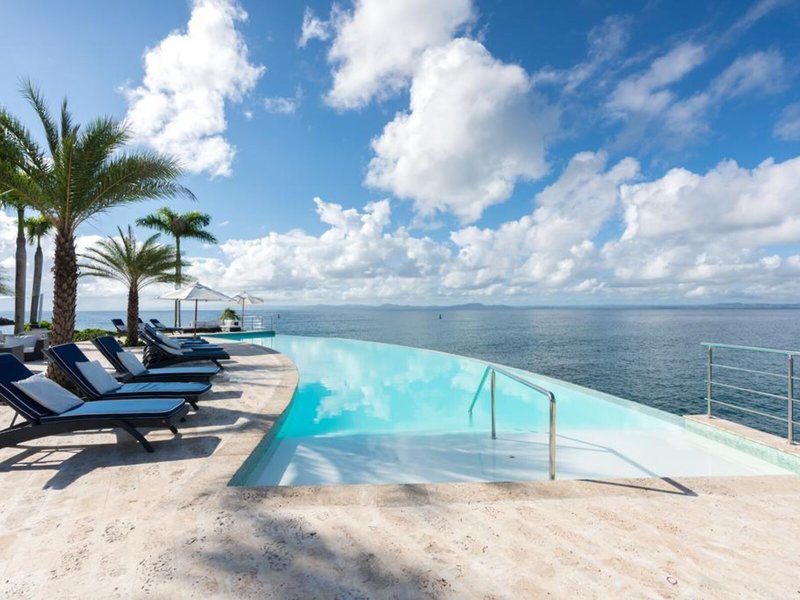 The Bannister Hotel & Yacht Club 14