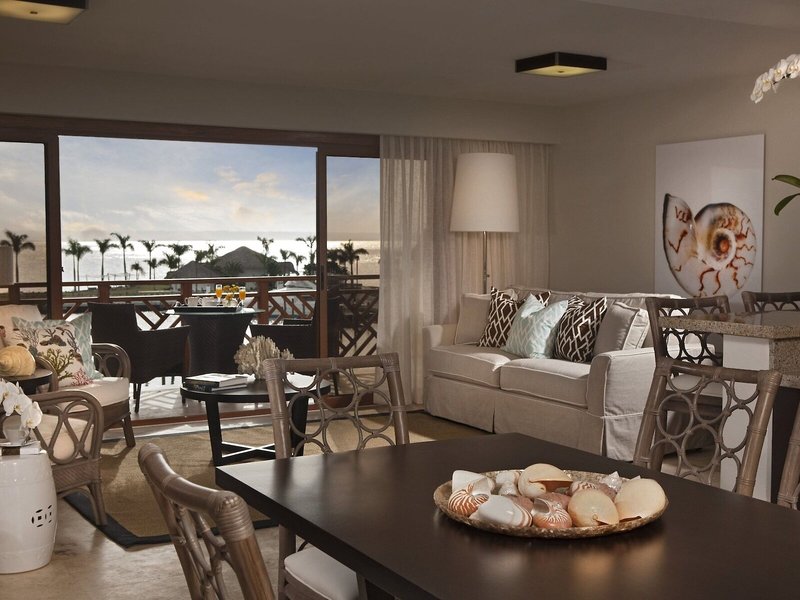 The Bannister Hotel & Yacht Club 20