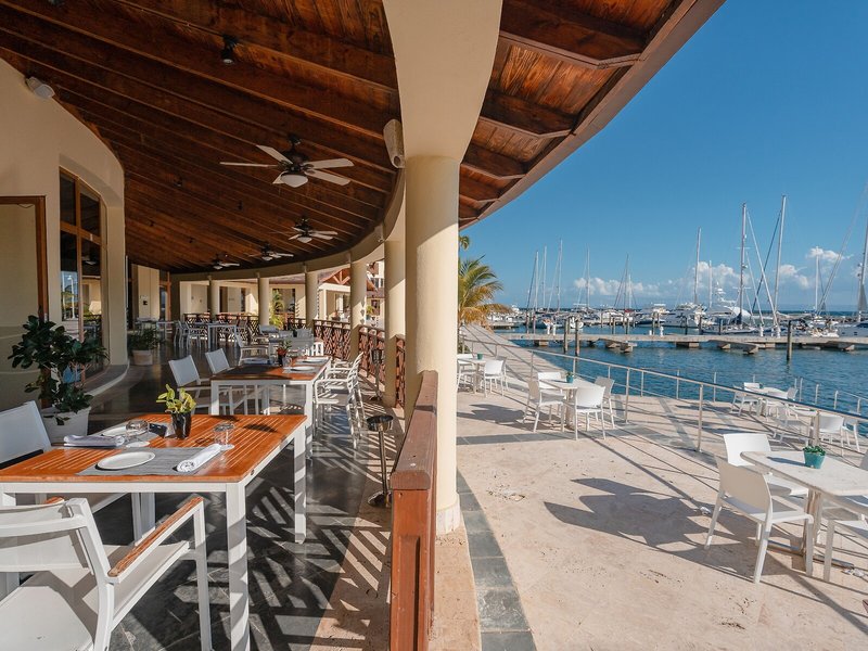 The Bannister Hotel & Yacht Club 23