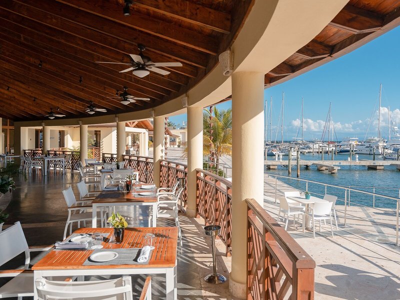 The Bannister Hotel & Yacht Club 26