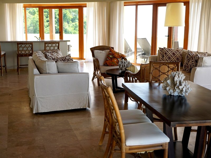 The Bannister Hotel & Yacht Club 29