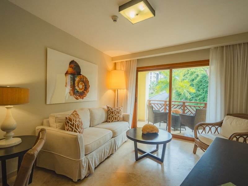 The Bannister Hotel & Yacht Club 47