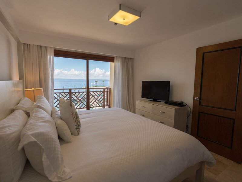 The Bannister Hotel & Yacht Club 50