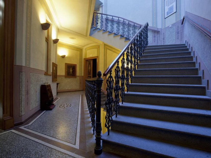 Deminka Palace 6