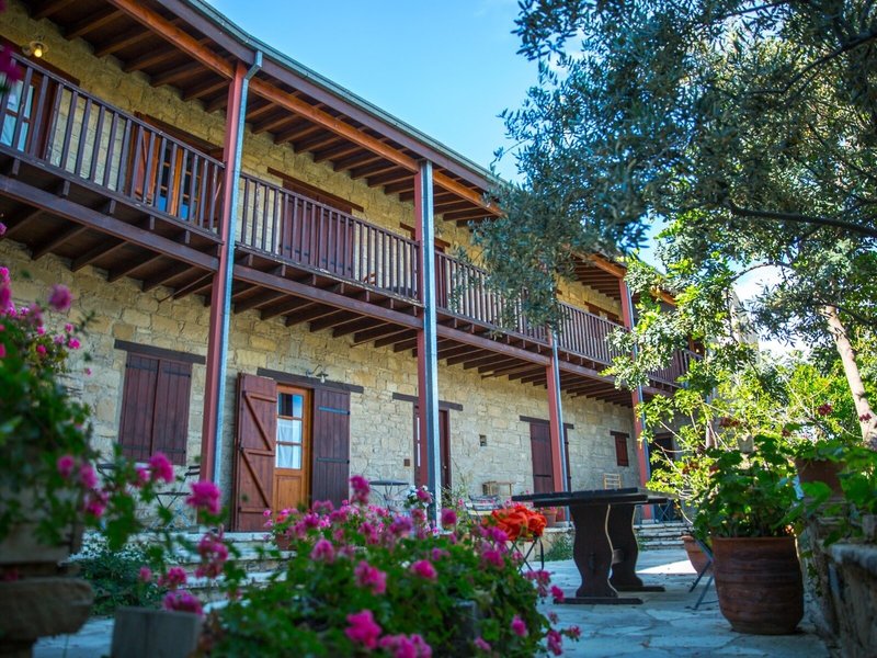 Filokypros Eveleos Country House 3