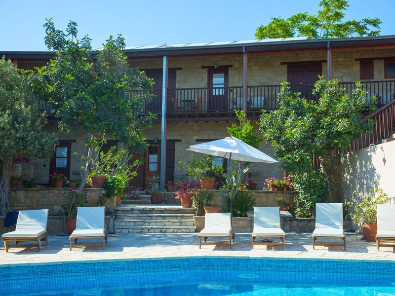 Filokypros Eveleos Country House 6