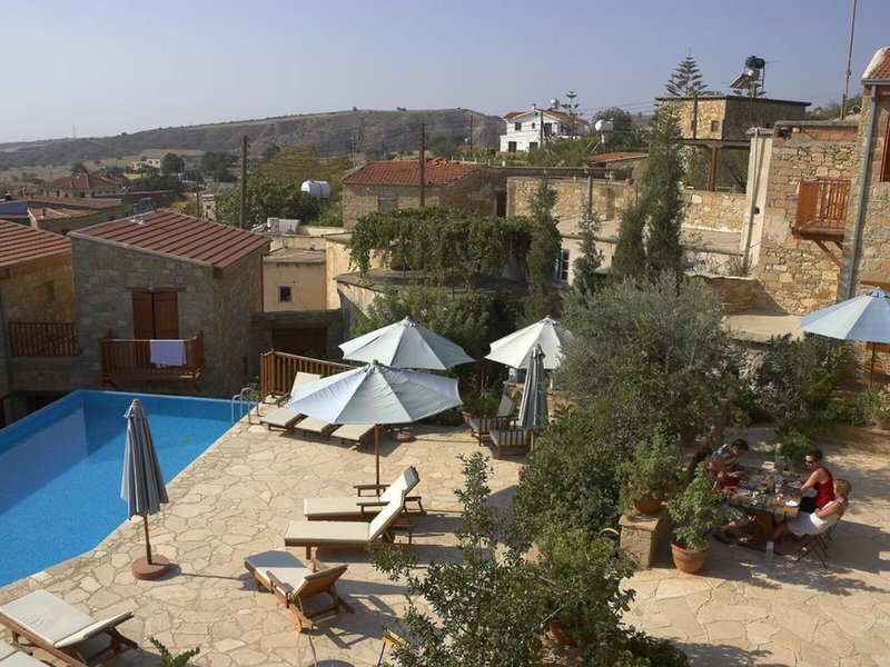 Filokypros Eveleos Country House 7