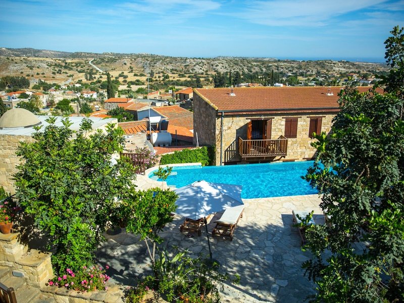 Filokypros Eveleos Country House 8