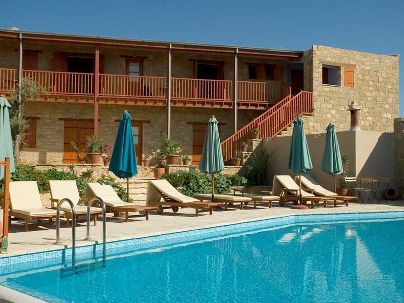 Filokypros Eveleos Country House 11