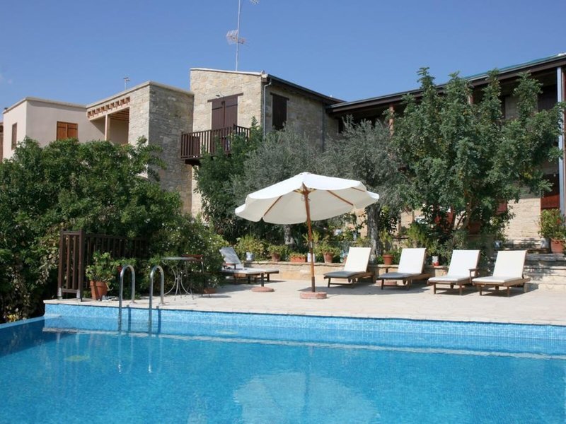 Filokypros Eveleos Country House 14