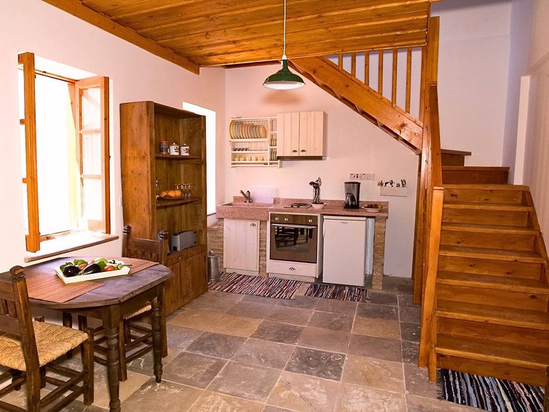 Filokypros Eveleos Country House 16