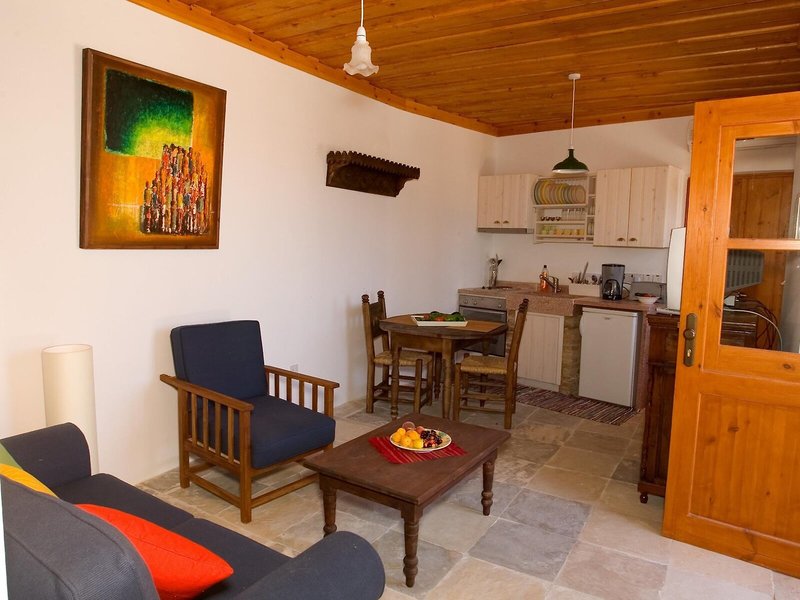 Filokypros Eveleos Country House 20