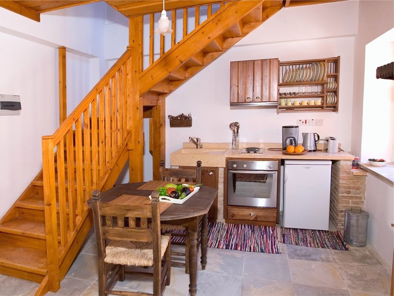 Filokypros Eveleos Country House 21