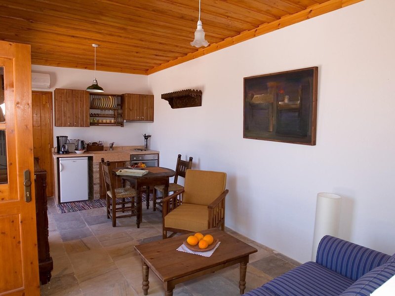 Filokypros Eveleos Country House 23