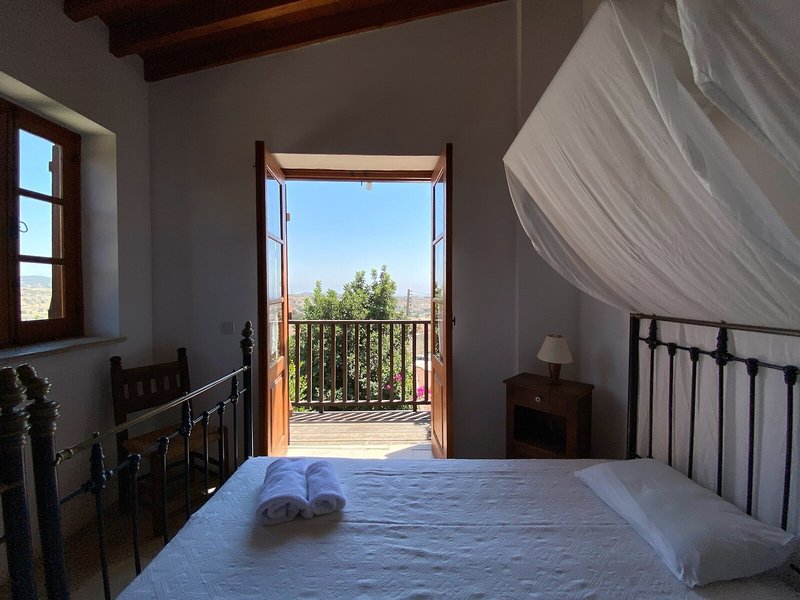 Filokypros Eveleos Country House 26