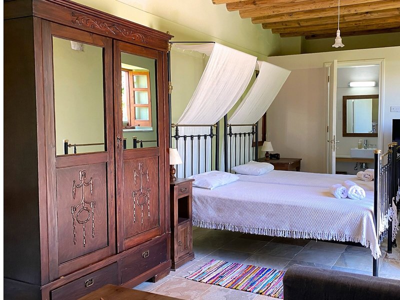 Filokypros Eveleos Country House 29