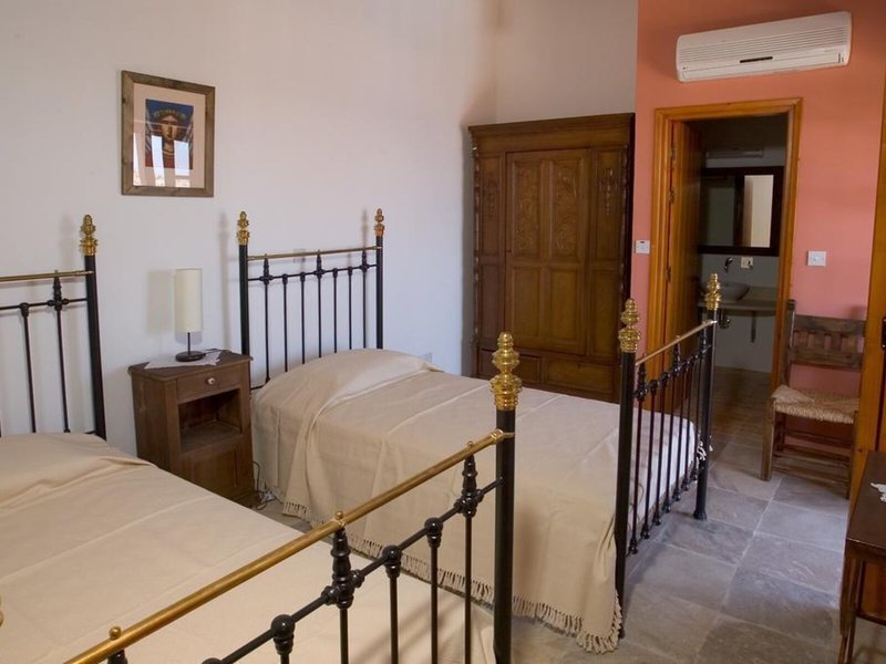 Filokypros Eveleos Country House 31