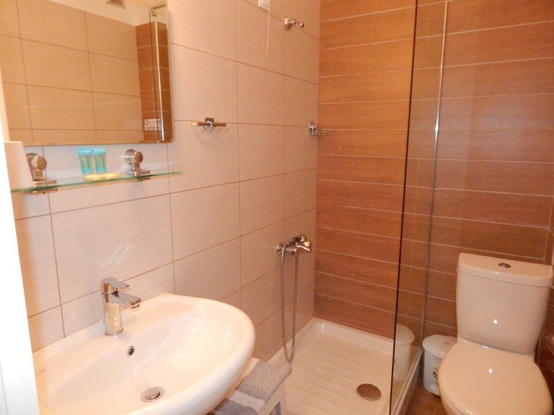 Gold Stern 40 - Bathroom Example