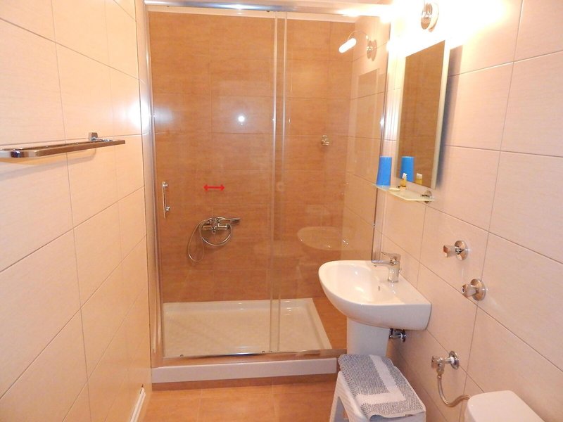 Gold Stern 43 - Bathroom Example