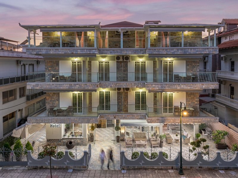 Ouzas Hotel 4