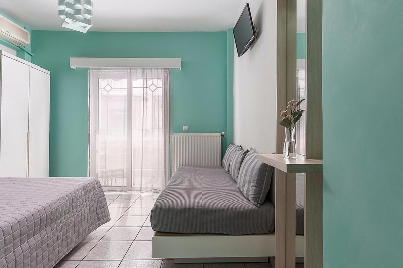 Ouzas Hotel 18
