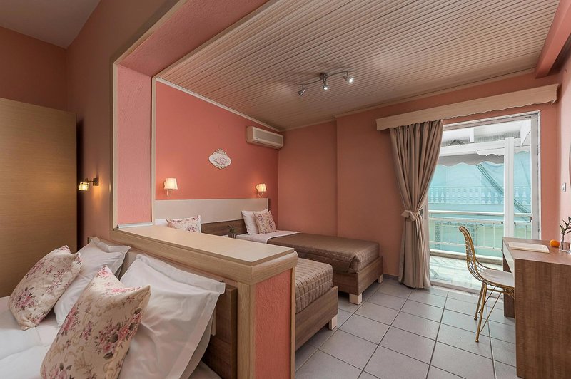 Ouzas Hotel 21