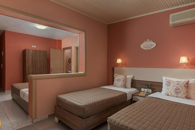Ouzas Hotel 22