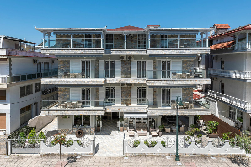 Ouzas Hotel 9