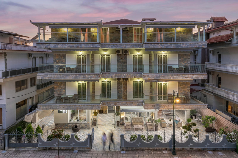 Ouzas Hotel 12