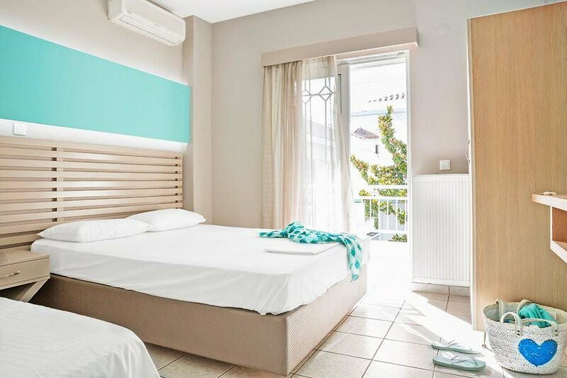 Ouzas Hotel 14