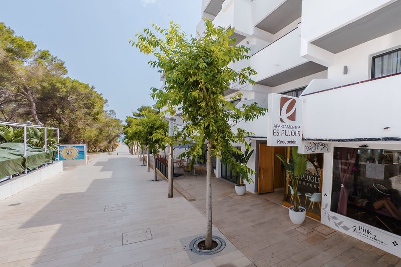 Apartamentos Es Pujols 10