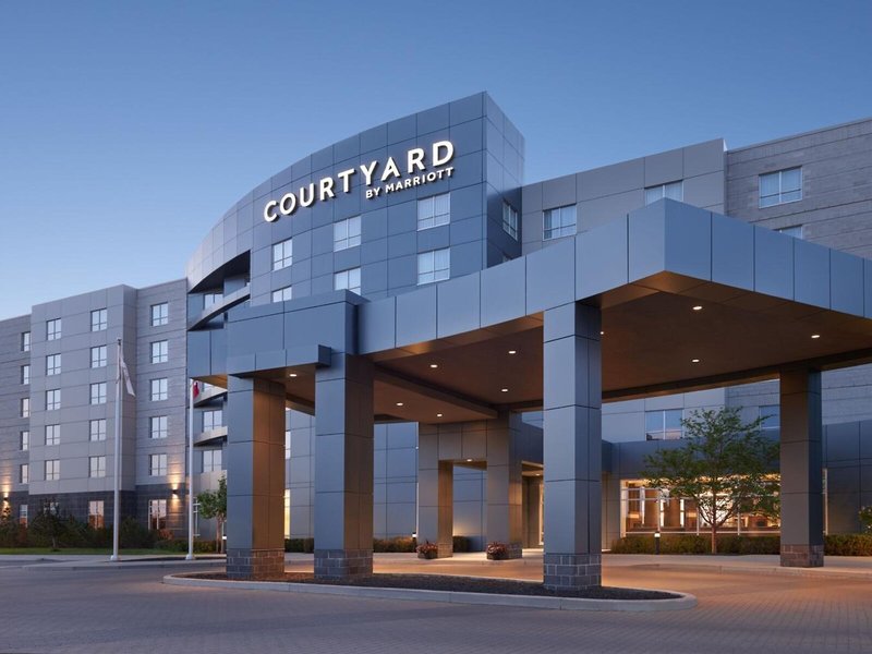 Courtyard Calgary Airport 2