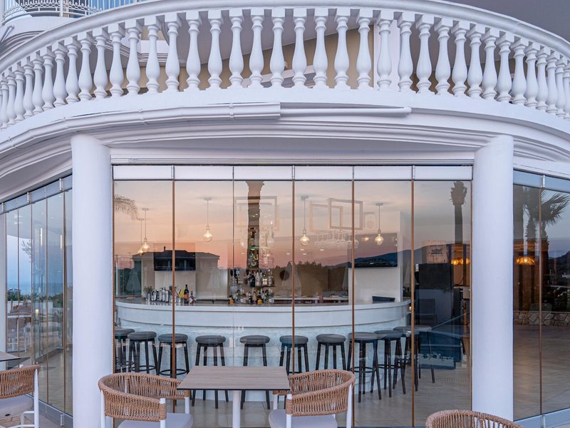 Arkadia Luxury Hotel Apartments 6