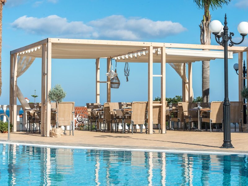 Arkadia Luxury Hotel Apartments 11