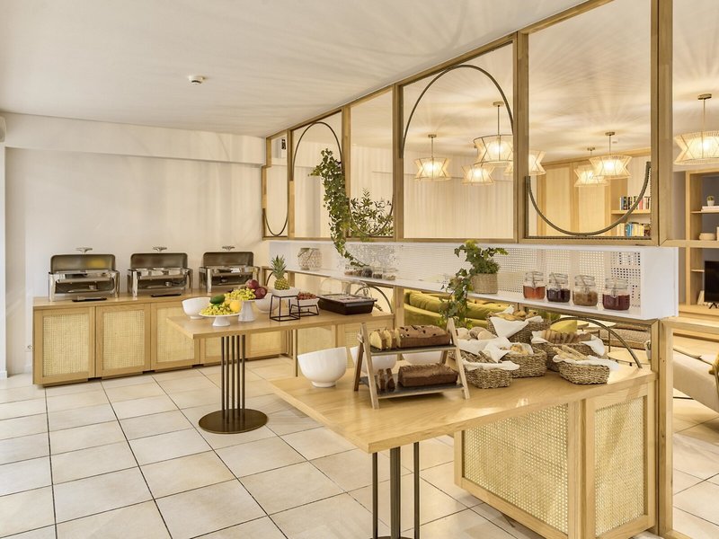 Arkadia Luxury Hotel Apartments 33