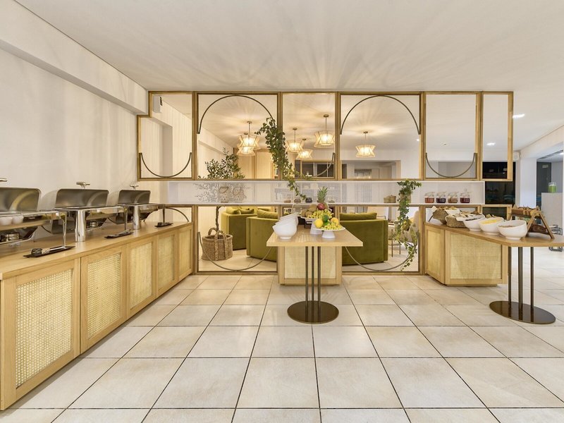 Arkadia Luxury Hotel Apartments 36