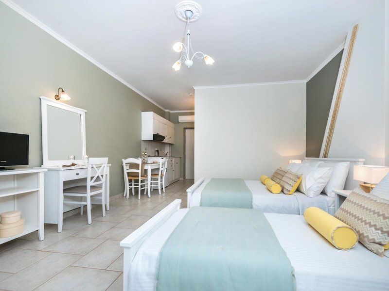 Arkadia Luxury Hotel Apartments 48