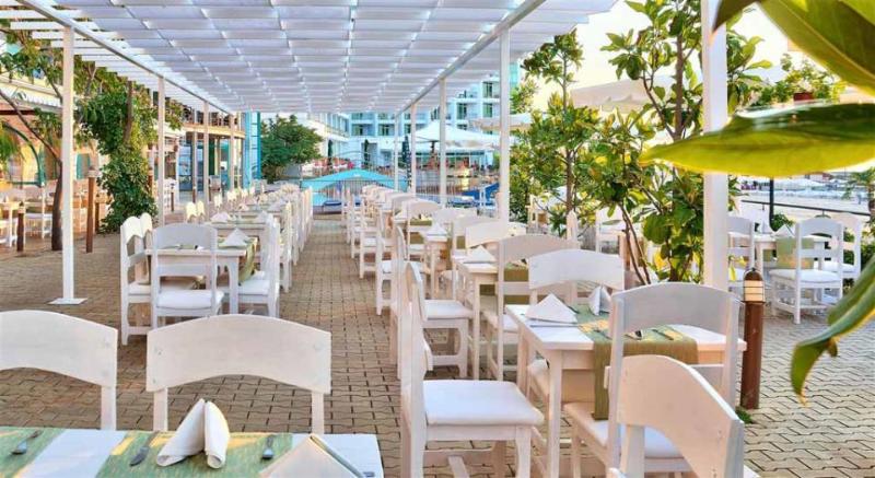 Berlin Golden Beach 6